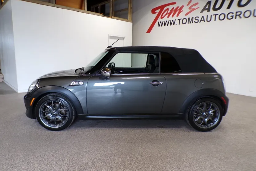 2011 Mini Cooper Convertible S photo 1