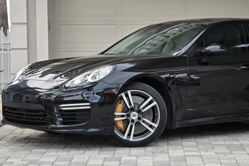 2014 Porsche Panamera Turbo Sport Turismo photo 1