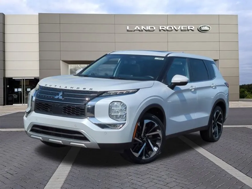 2022 Mitsubishi Outlander Black Edition photo 1
