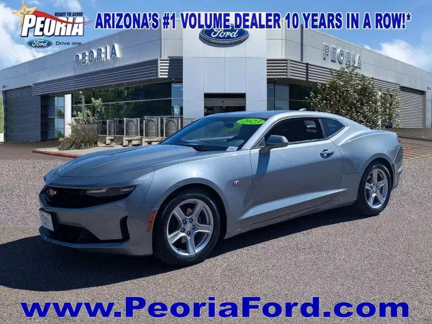 2023 Chevrolet Camaro 1LT photo 1