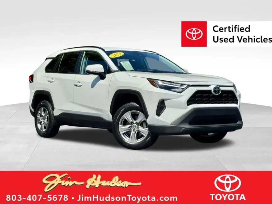 2023 Toyota RAV4 XLE photo 1