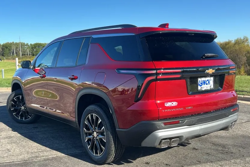 2026 Chevrolet Traverse photo 1