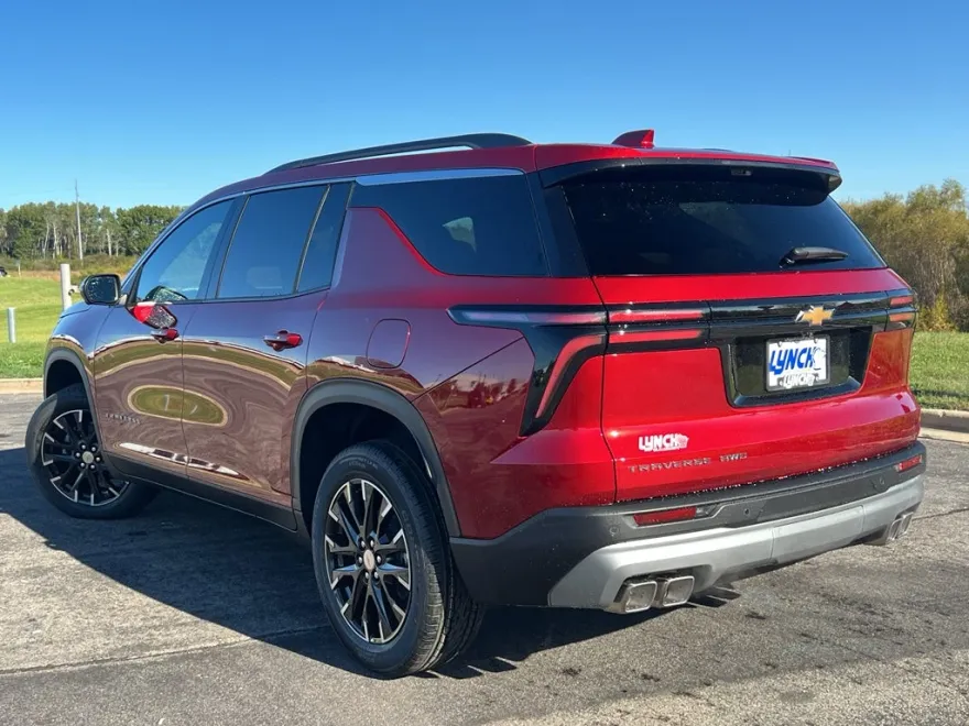 2026 Chevrolet Traverse photo 1