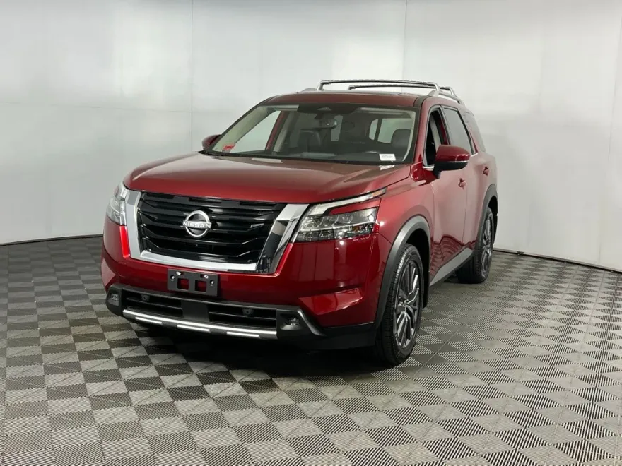 2022 Nissan Pathfinder SL photo 1