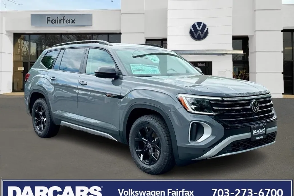2025 Volkswagen Atlas Peak Edition SE photo 1