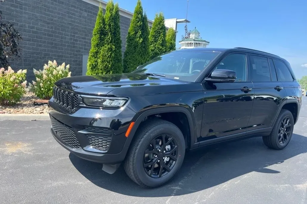 2025 Jeep Grand Cherokee Altitude X photo 1