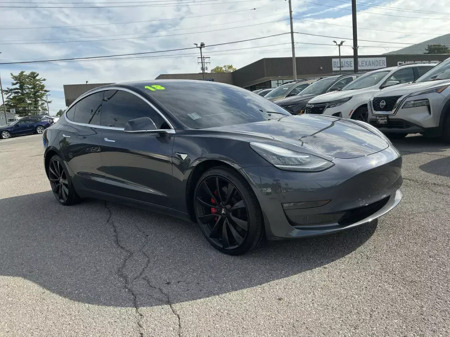 2018 Tesla Model 3 Long Range photo 1