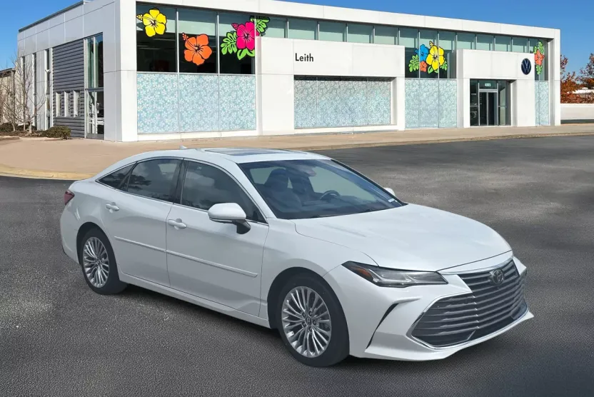 2019 Toyota Avalon Limited photo 1