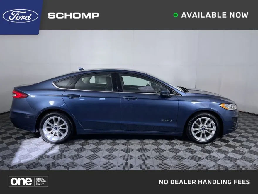 2019 Ford Fusion SE Hybrid photo 1