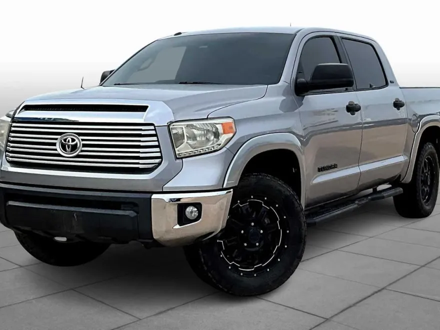 2017 Toyota Tundra SR5 photo 1