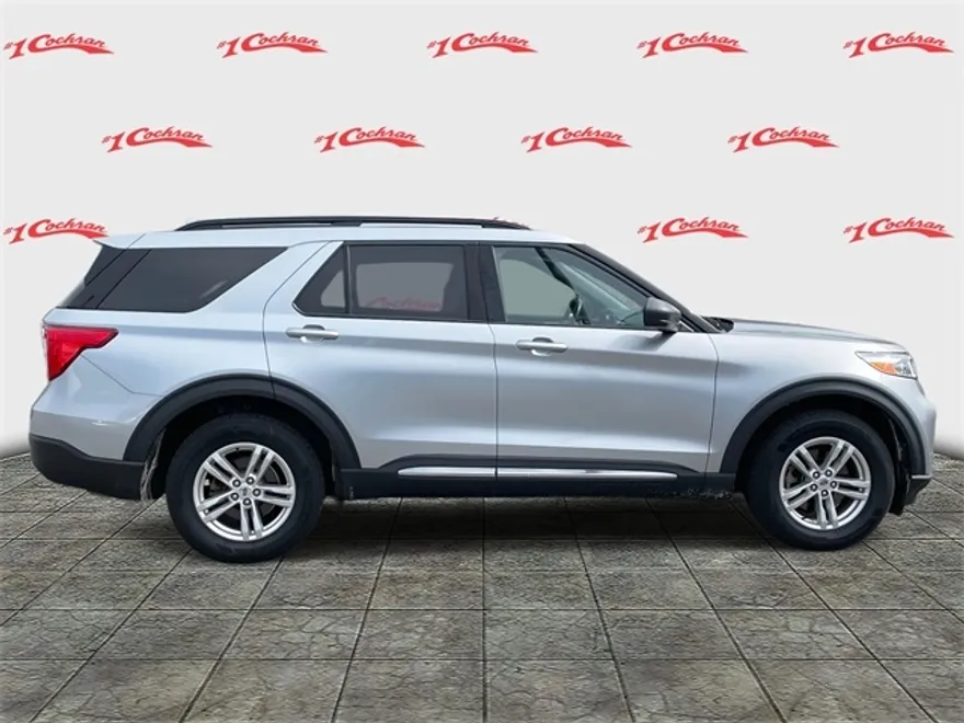 2020 Ford Explorer XLT photo 1