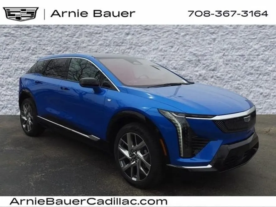 2025 Cadillac Optiq Luxury photo 1