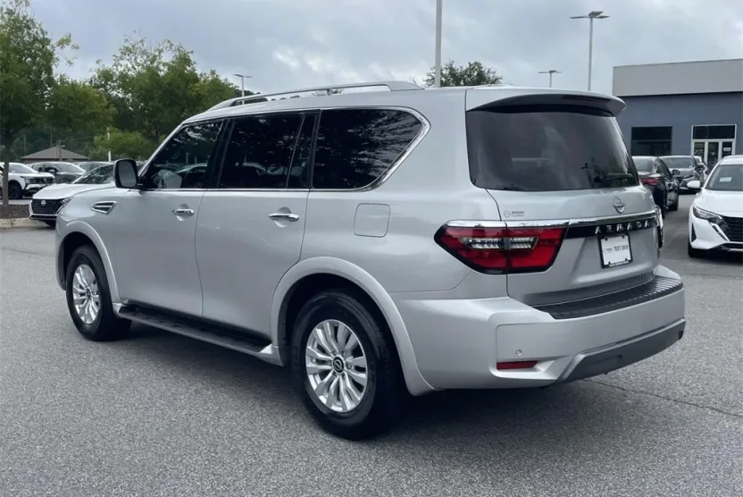 2024 Nissan Armada SV photo 1