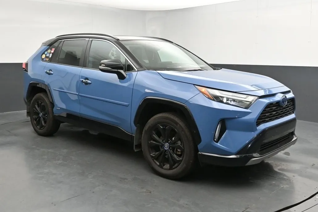 2024 Toyota RAV4 XSE photo 1