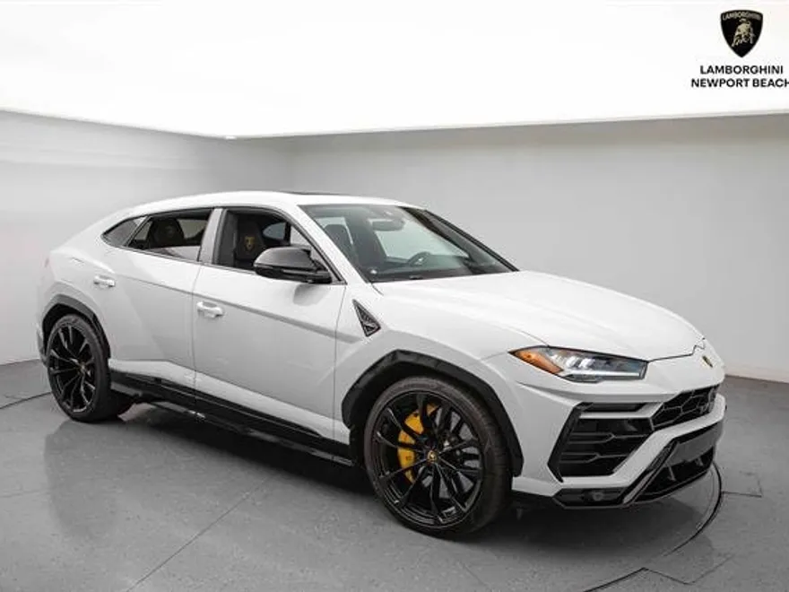 2022 Lamborghini Urus photo 1