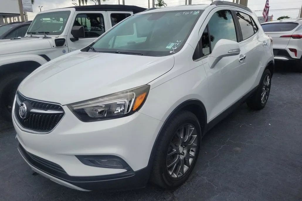 2018 Buick Encore Sport Touring photo 1