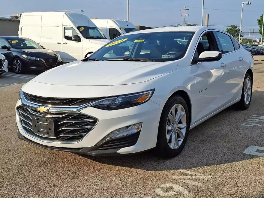 2023 Chevrolet Malibu 1LT photo 1