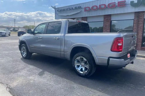 2025 Ram 1500 Big Horn photo 2