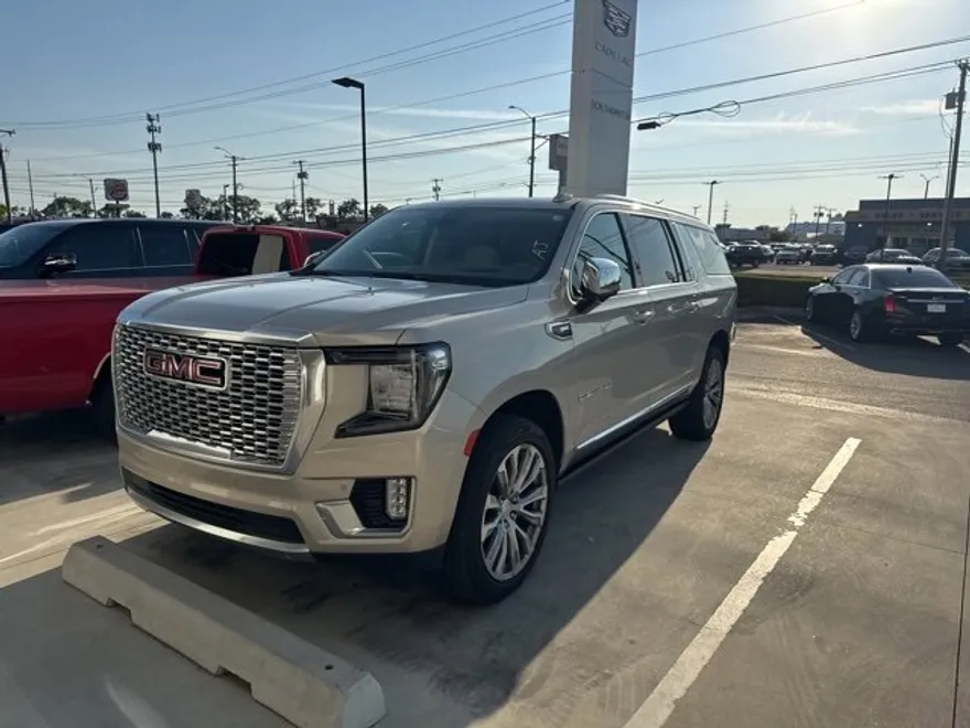 2021 Gmc Yukon XL Denali photo 1