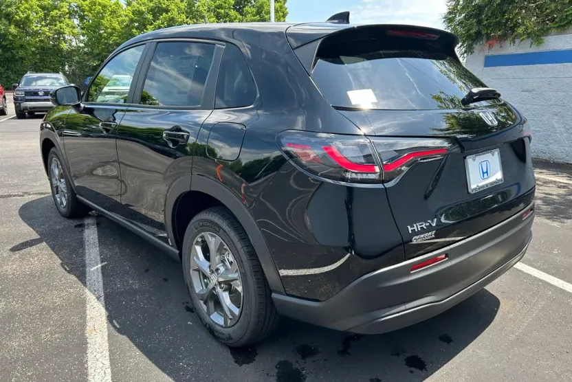 2026 Honda HR-V LX photo 1