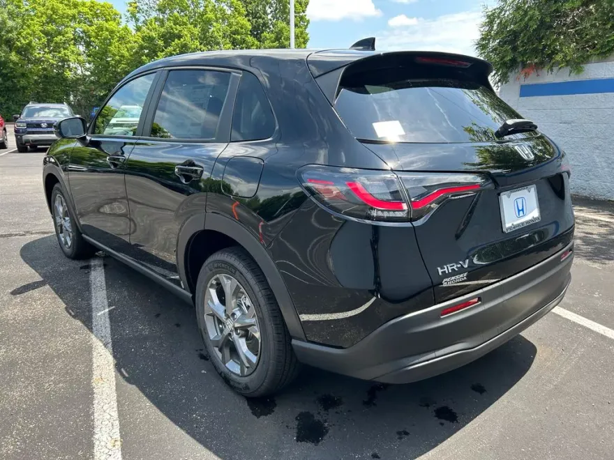 2026 Honda HR-V LX photo 1