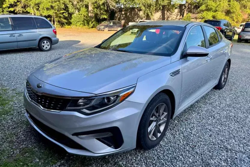 2019 Kia Optima LX photo 1