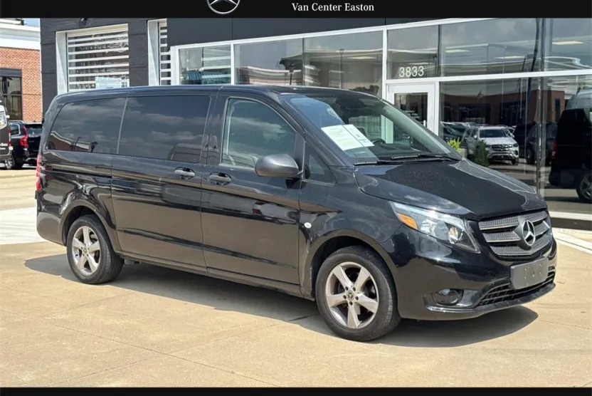 2018 Mercedes Benz Metris Passenger photo 1