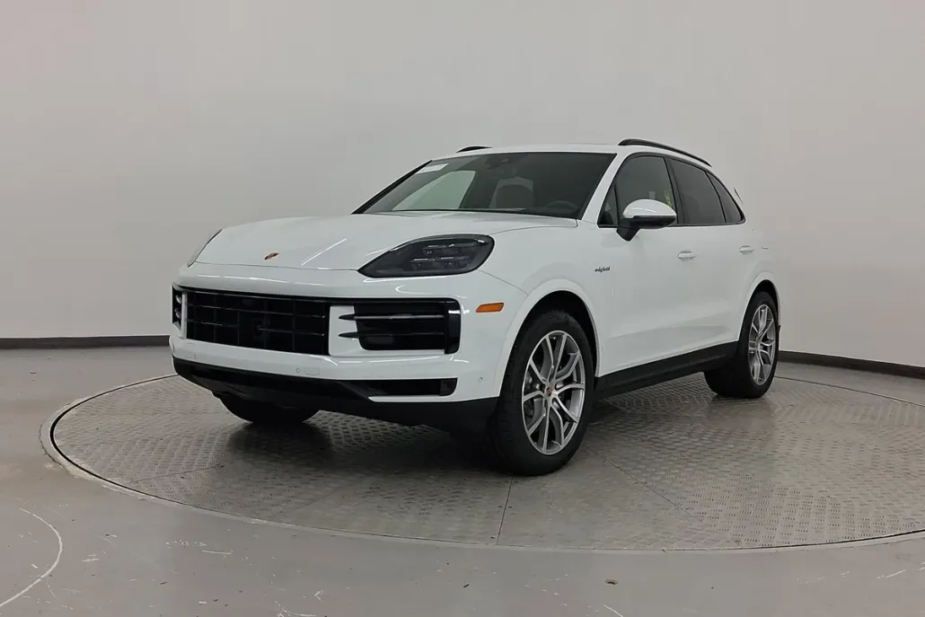 2025 Porsche Cayenne E-Hybrid photo 1