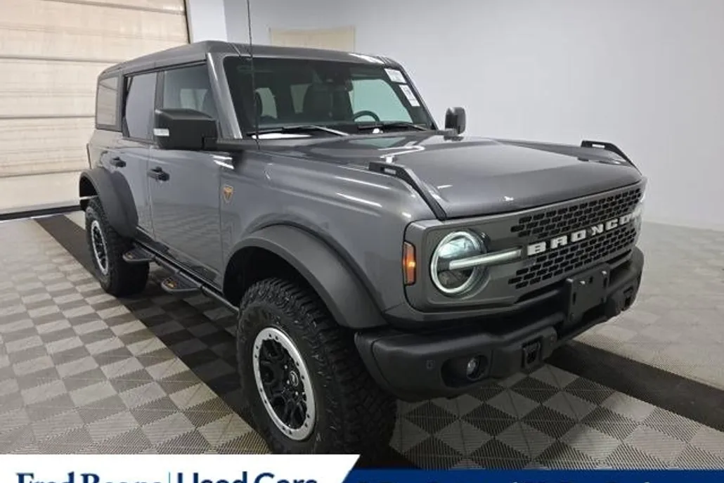 2023 Ford Bronco Badlands photo 1