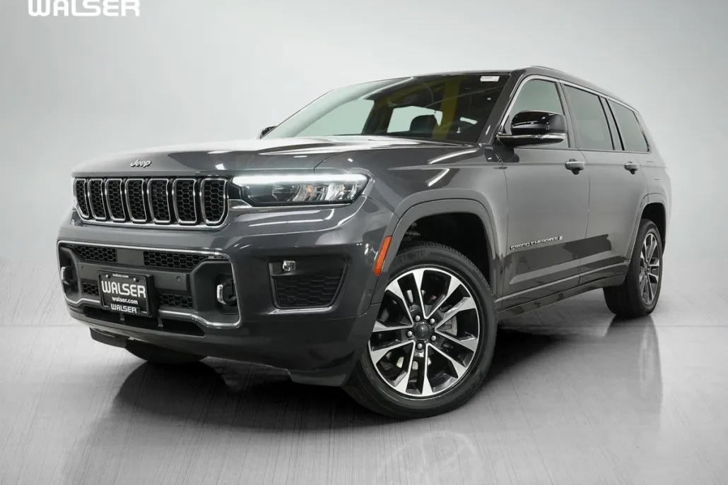 2023 Jeep Grand Cherokee Overland photo 1