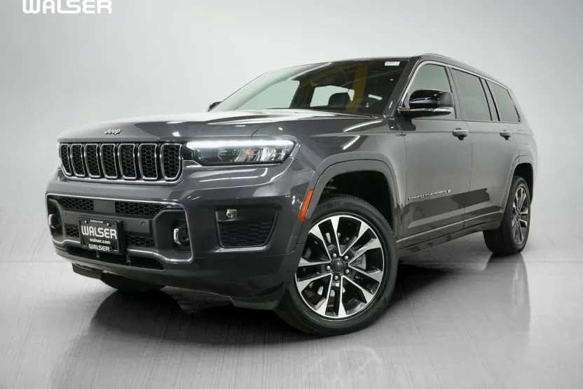 2023 Jeep Grand Cherokee Overland photo 1