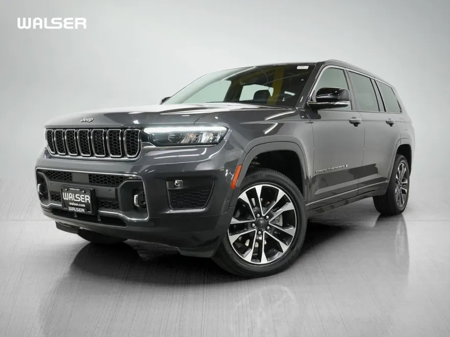 2023 Jeep Grand Cherokee Overland photo 1