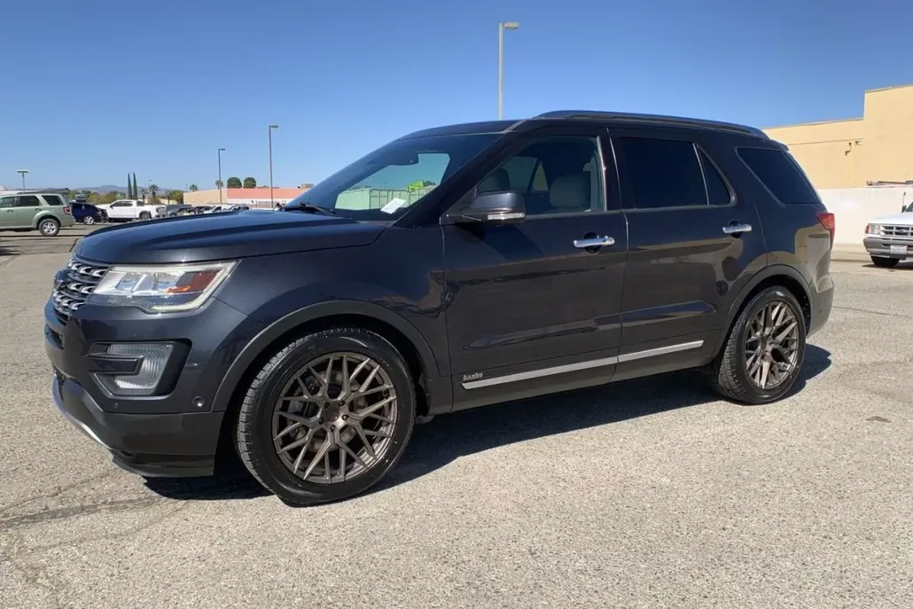 2017 Ford Explorer Limited photo 1