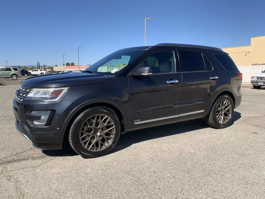 2017 Ford Explorer Limited photo 1
