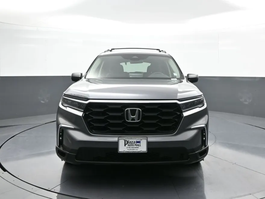 2023 Honda Pilot LX photo 1