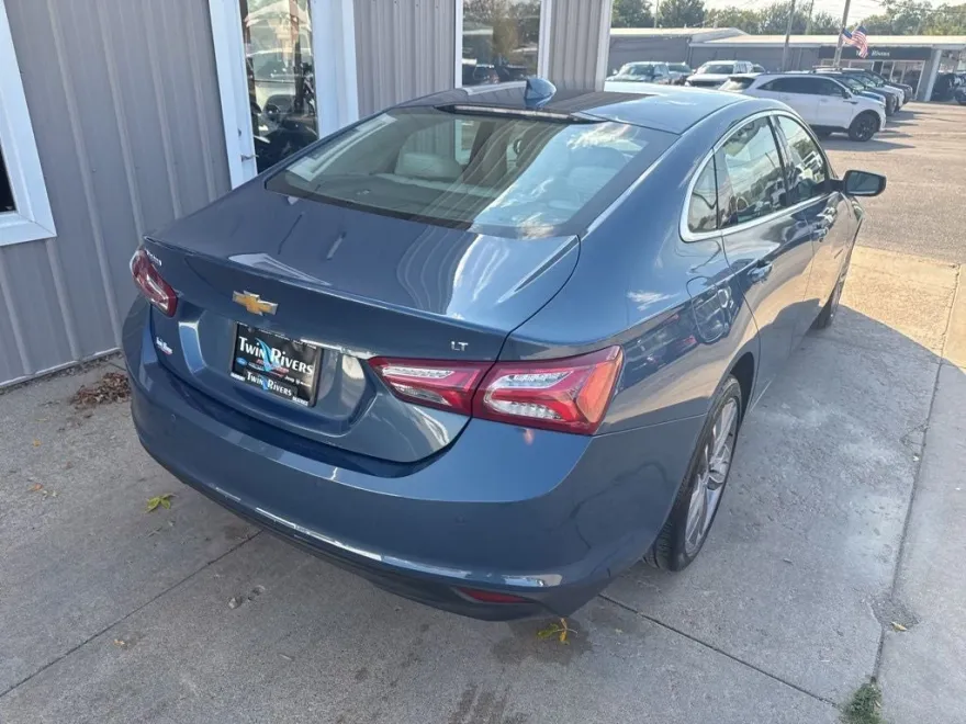 2024 Chevrolet Malibu Premier 2LT photo 1