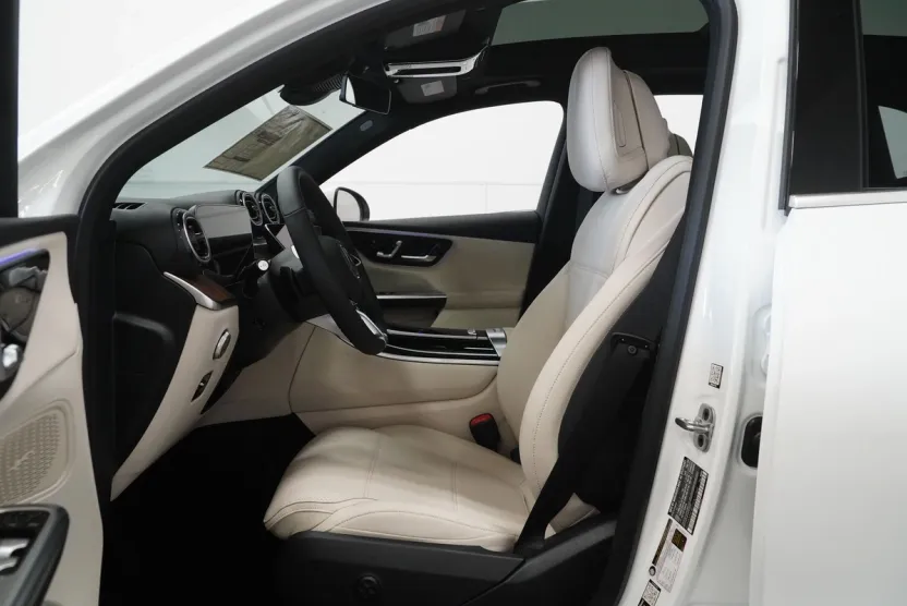 2026 Mercedes Benz GLC 300 4MATIC photo 1