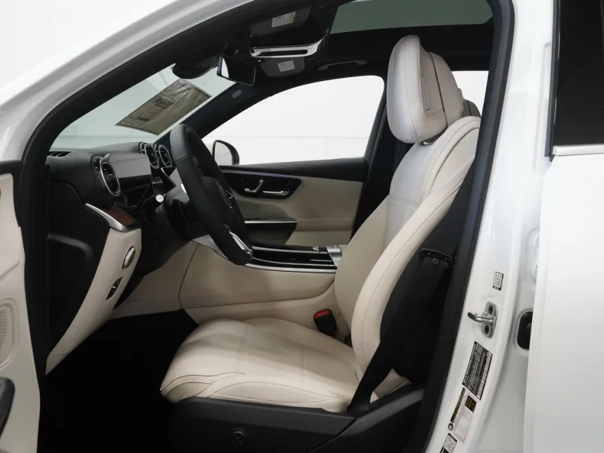 2026 Mercedes Benz GLC 300 4MATIC photo 1