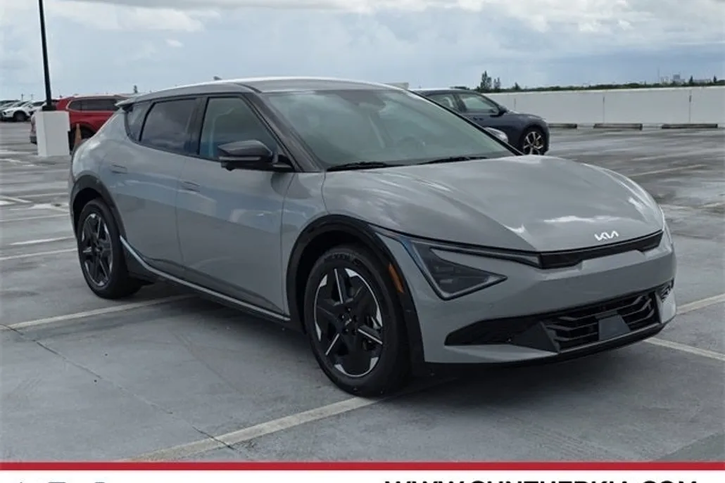 2025 Kia EV6 Wind photo 1