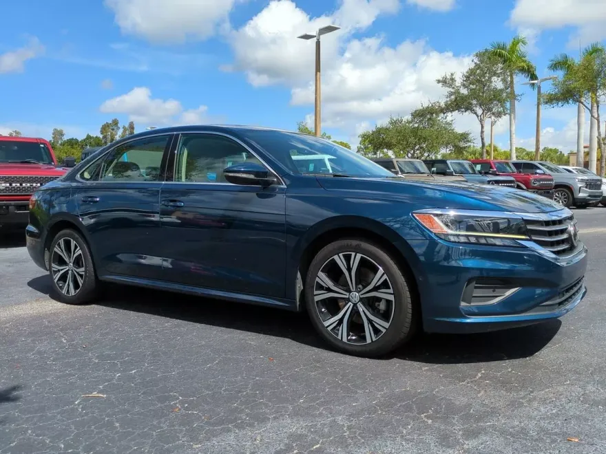 2020 Volkswagen Passat 2.0T SEL photo 1