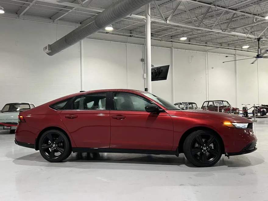 2025 Honda Accord Hybrid Sport-L photo 1