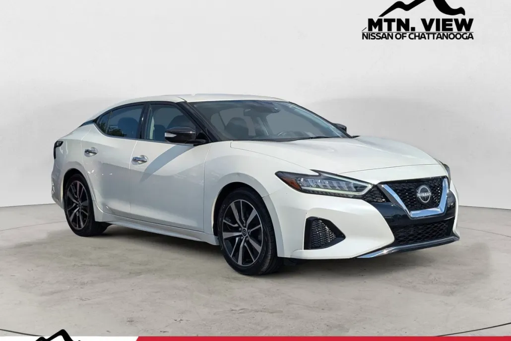 2023 Nissan Maxima SV photo 1