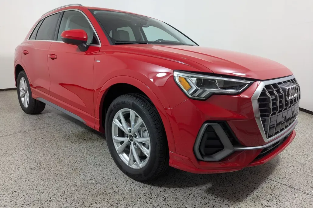 2025 Audi Q3 45 TFSI S line Premium photo 1