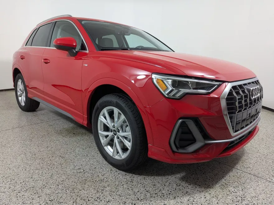 2025 Audi Q3 45 TFSI S line Premium photo 1
