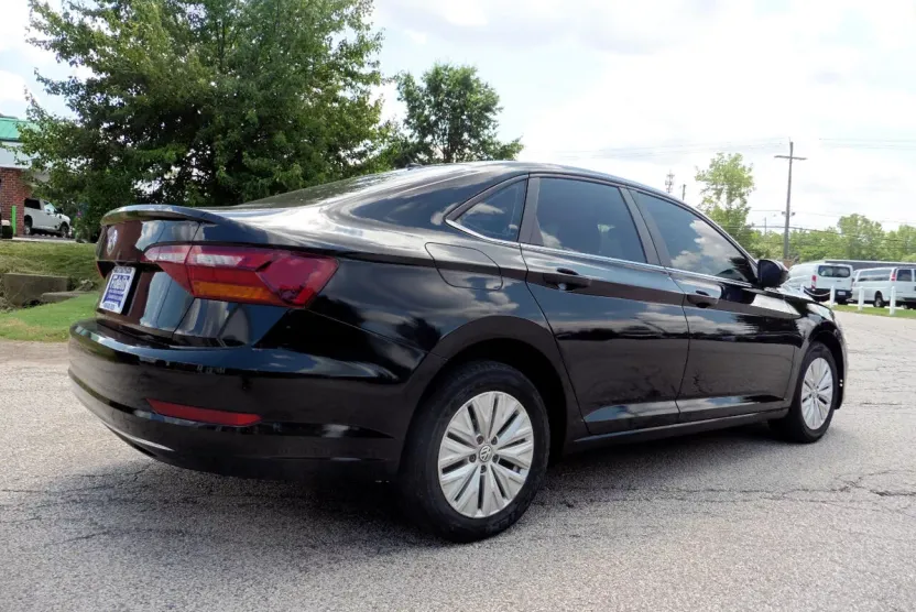 2019 Volkswagen Jetta S photo 1