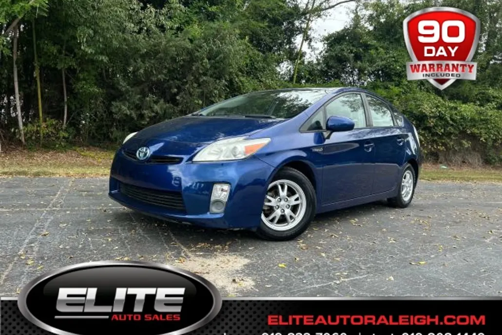 2011 Toyota Prius Three photo 1