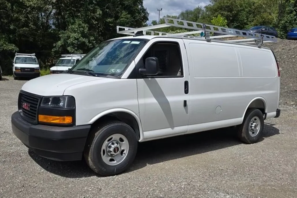 2025 Gmc Savana 2500 Cargo photo 1