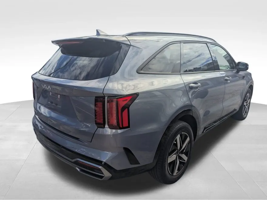 2023 Kia Sorento S photo 1