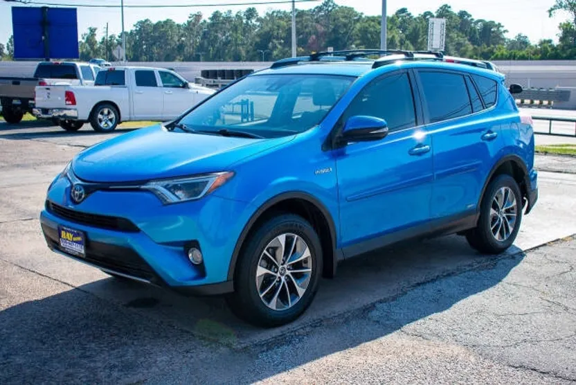 2018 Toyota RAV4 Hybrid XLE photo 1