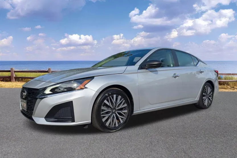2024 Nissan Altima 2.5 SV photo 1